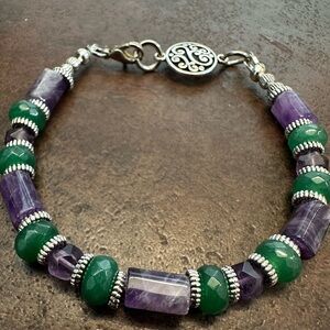 Elegant Purple Amethyst and Green Aventurine Beaded Bracelet